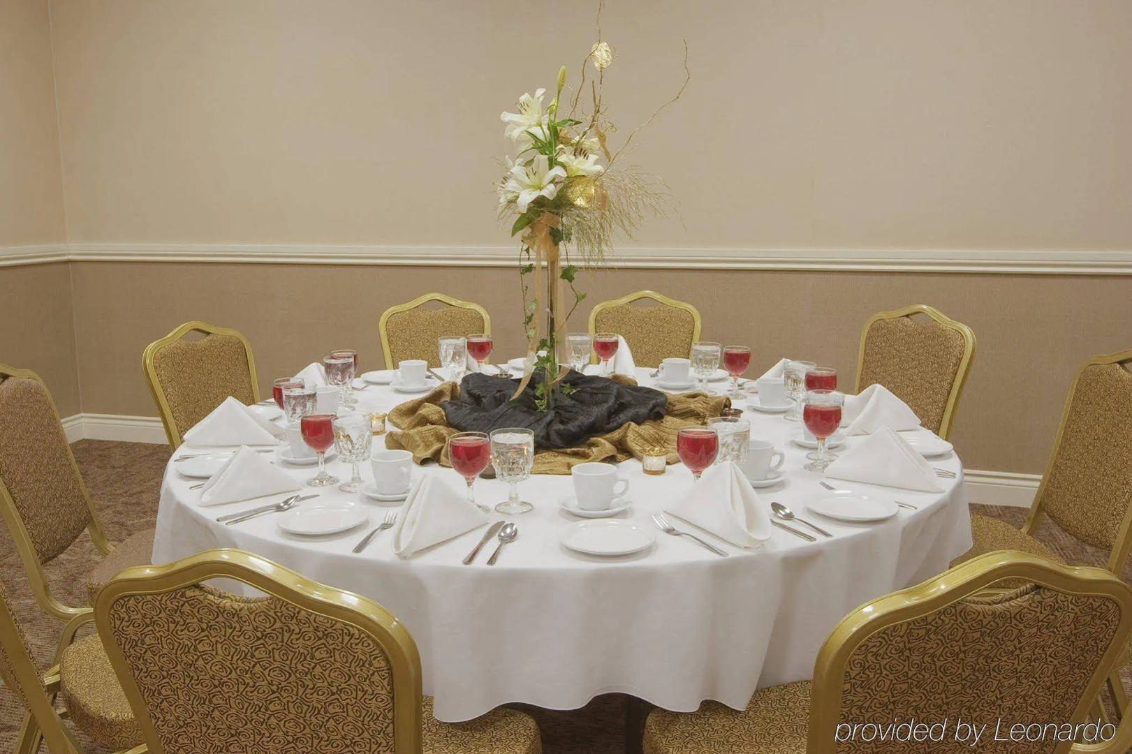 Quality Inn & Suites Downtown