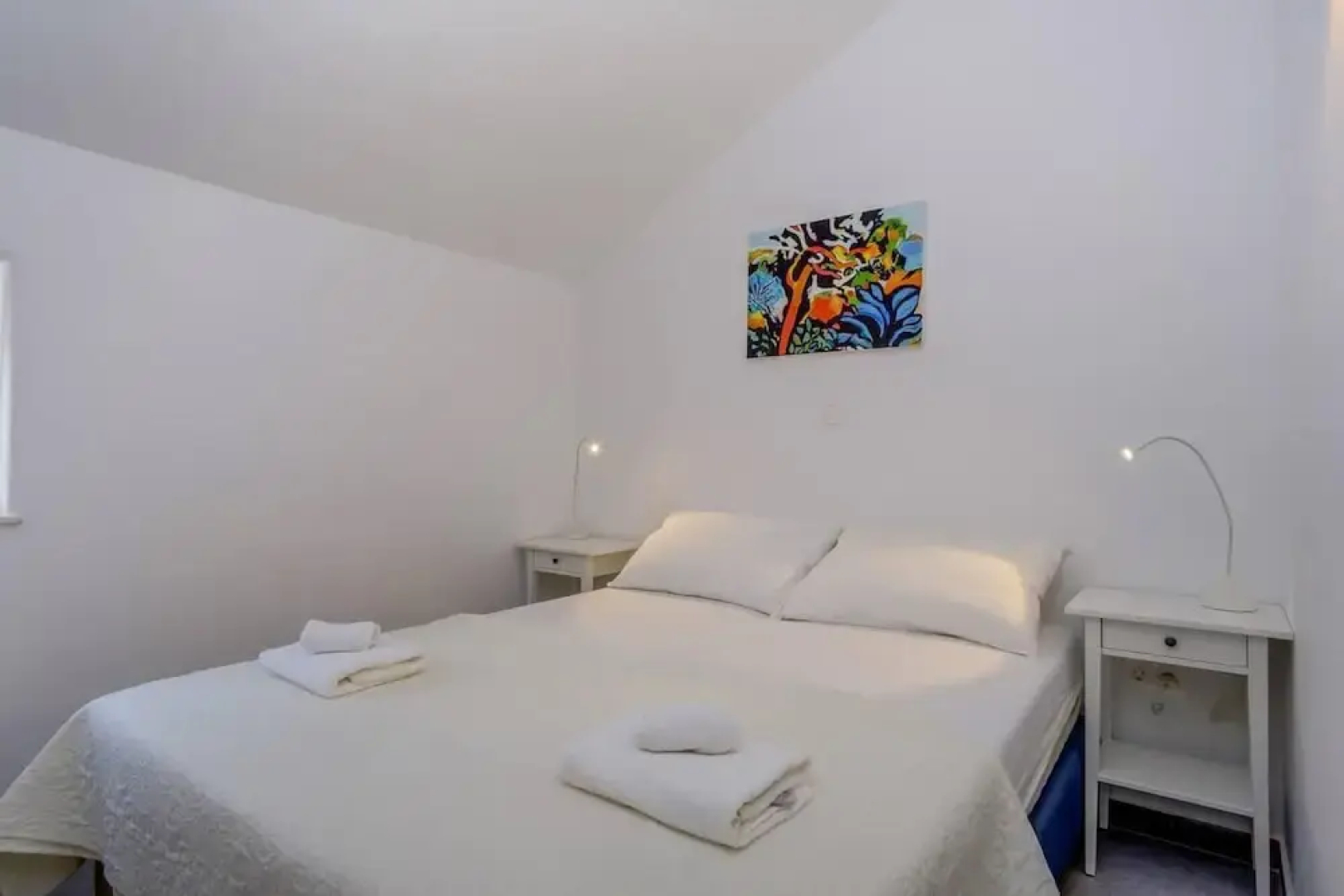 Impeccable 4-bed Apartment in Osor