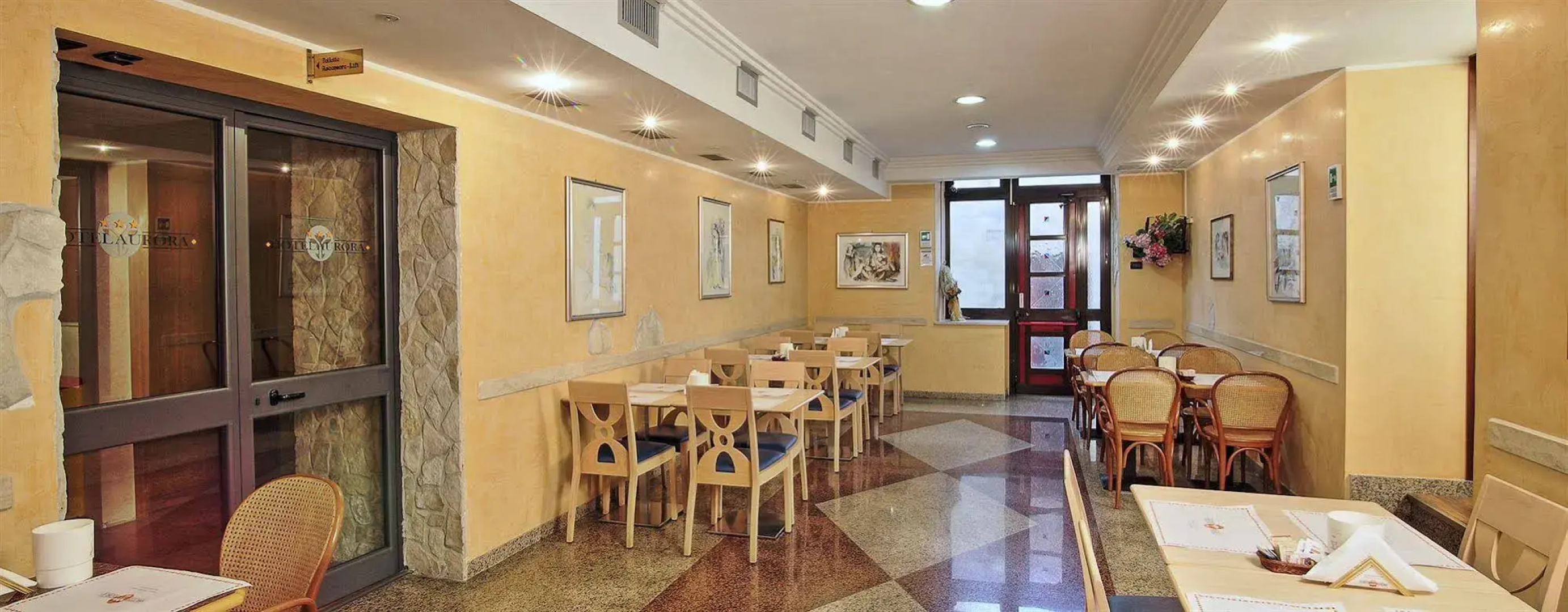 Hotel Aurora