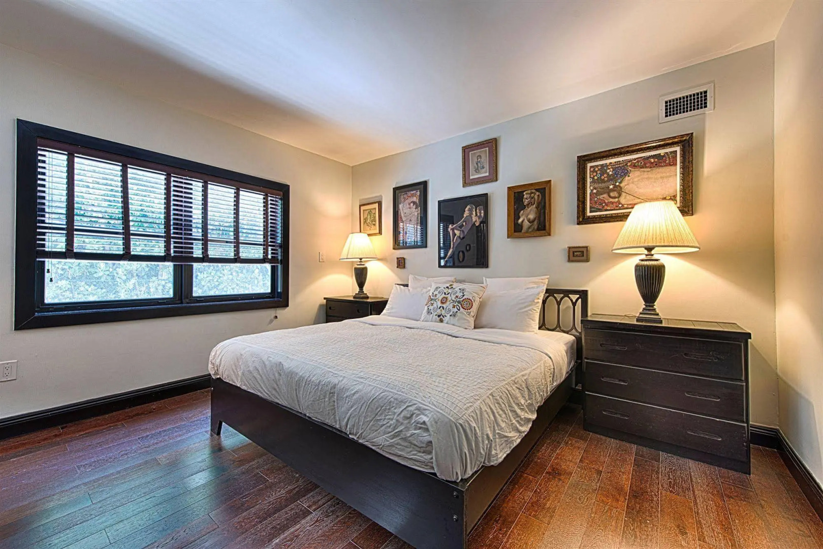 Miami Whitehouse Apartments