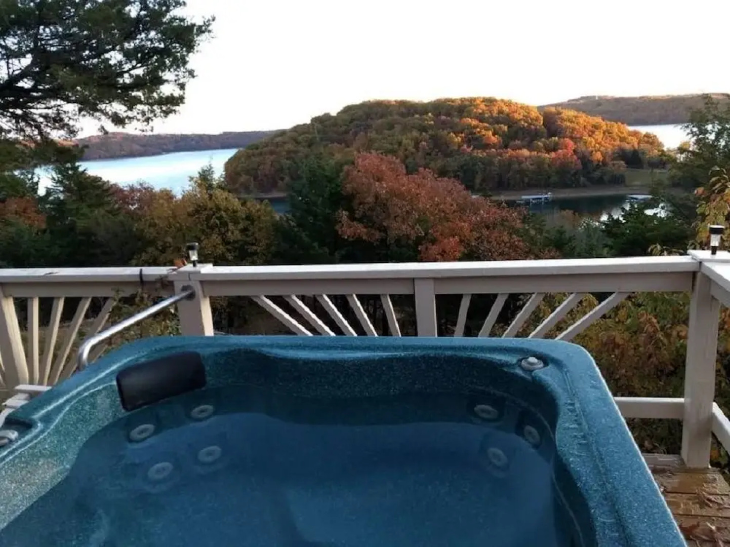 Beaver Lake Heavenly Hideaway B&B