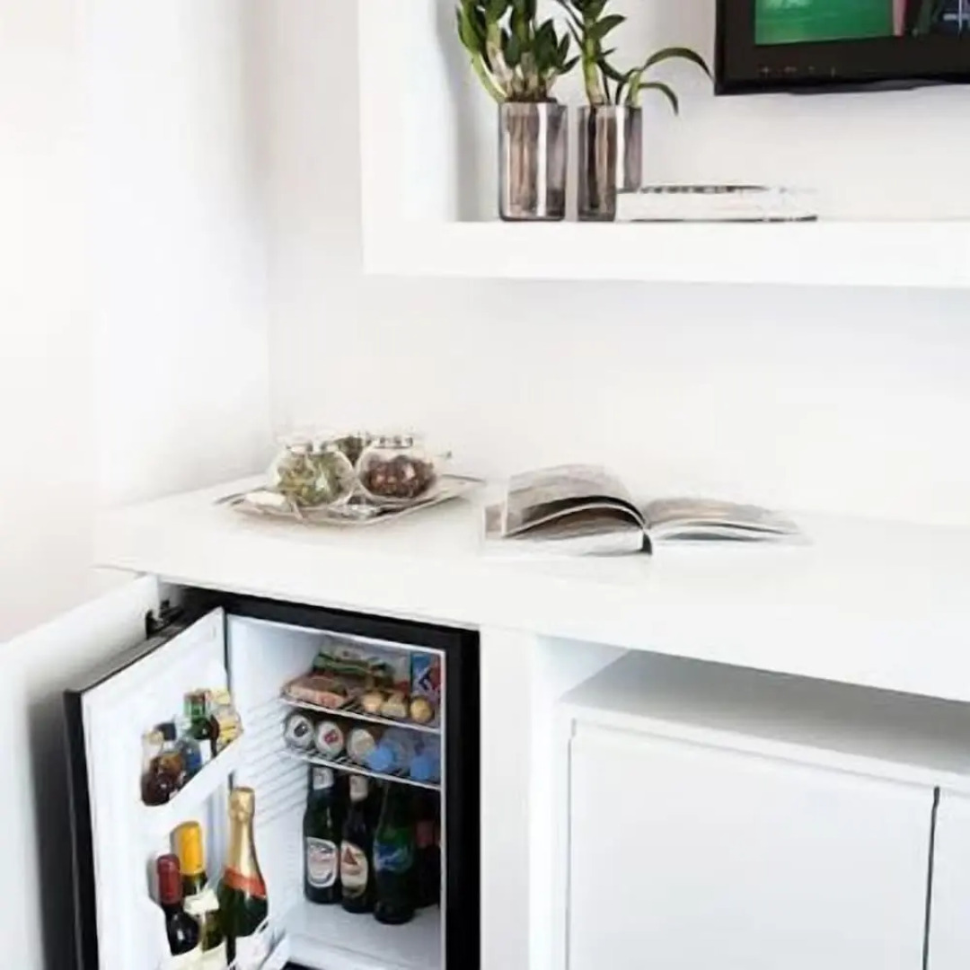 Gordon Hotel & Lounge