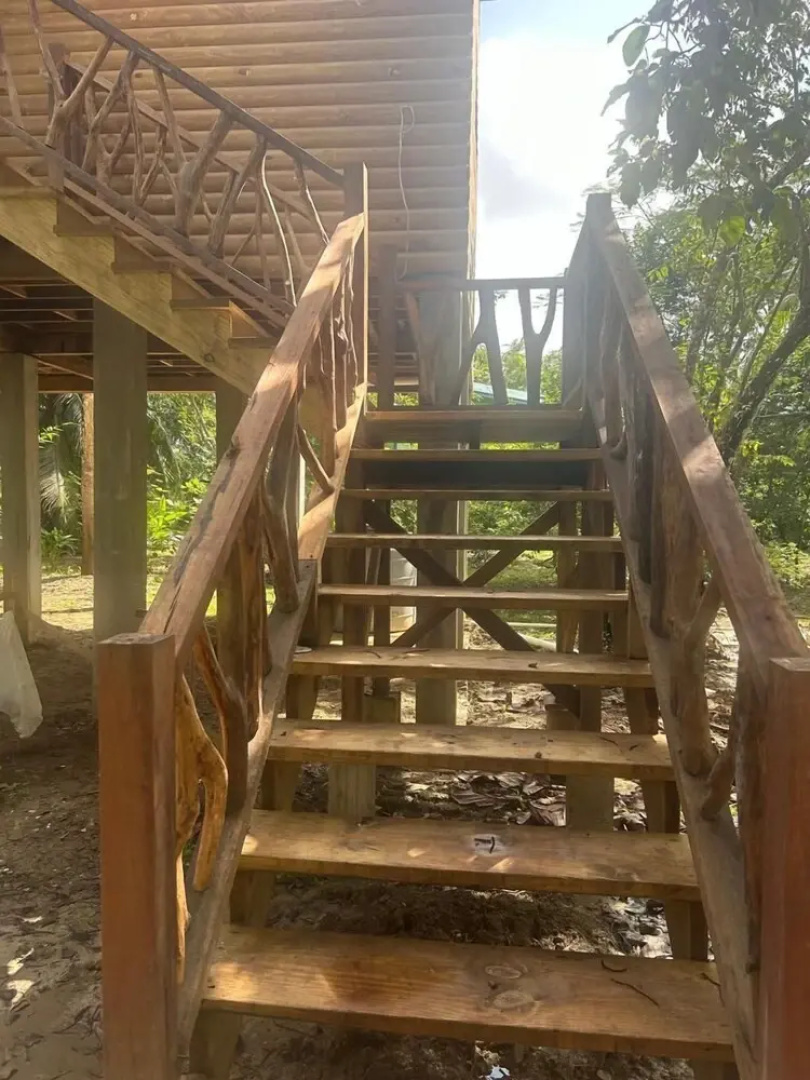 The Howler Riverside Retreat