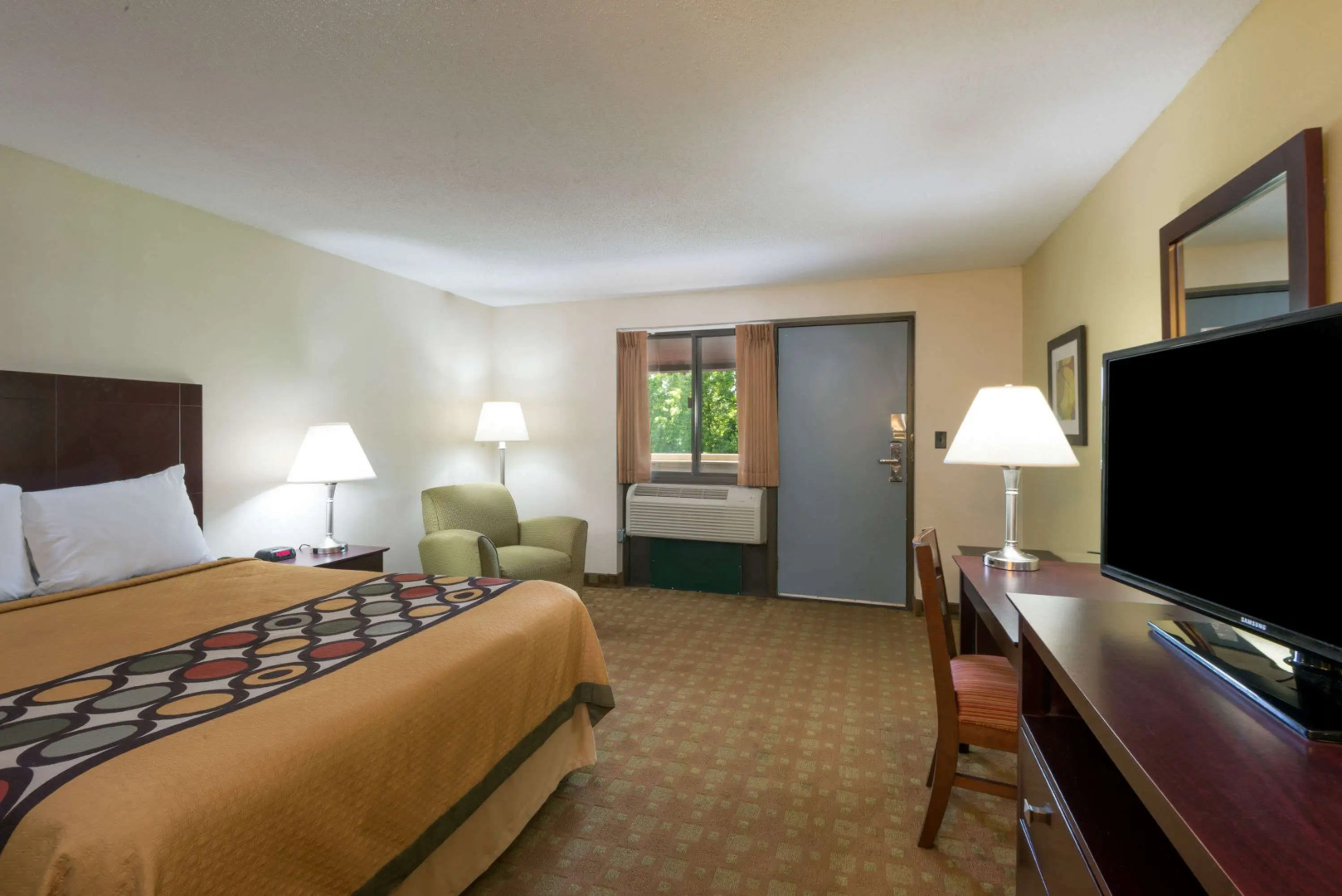 Super 8 by Wyndham White River Junction