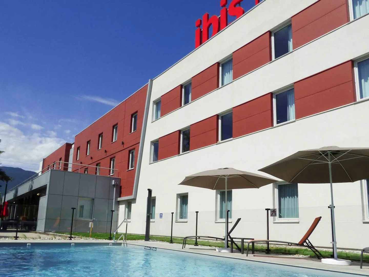 ibis Saint Genis Pouilly Genève