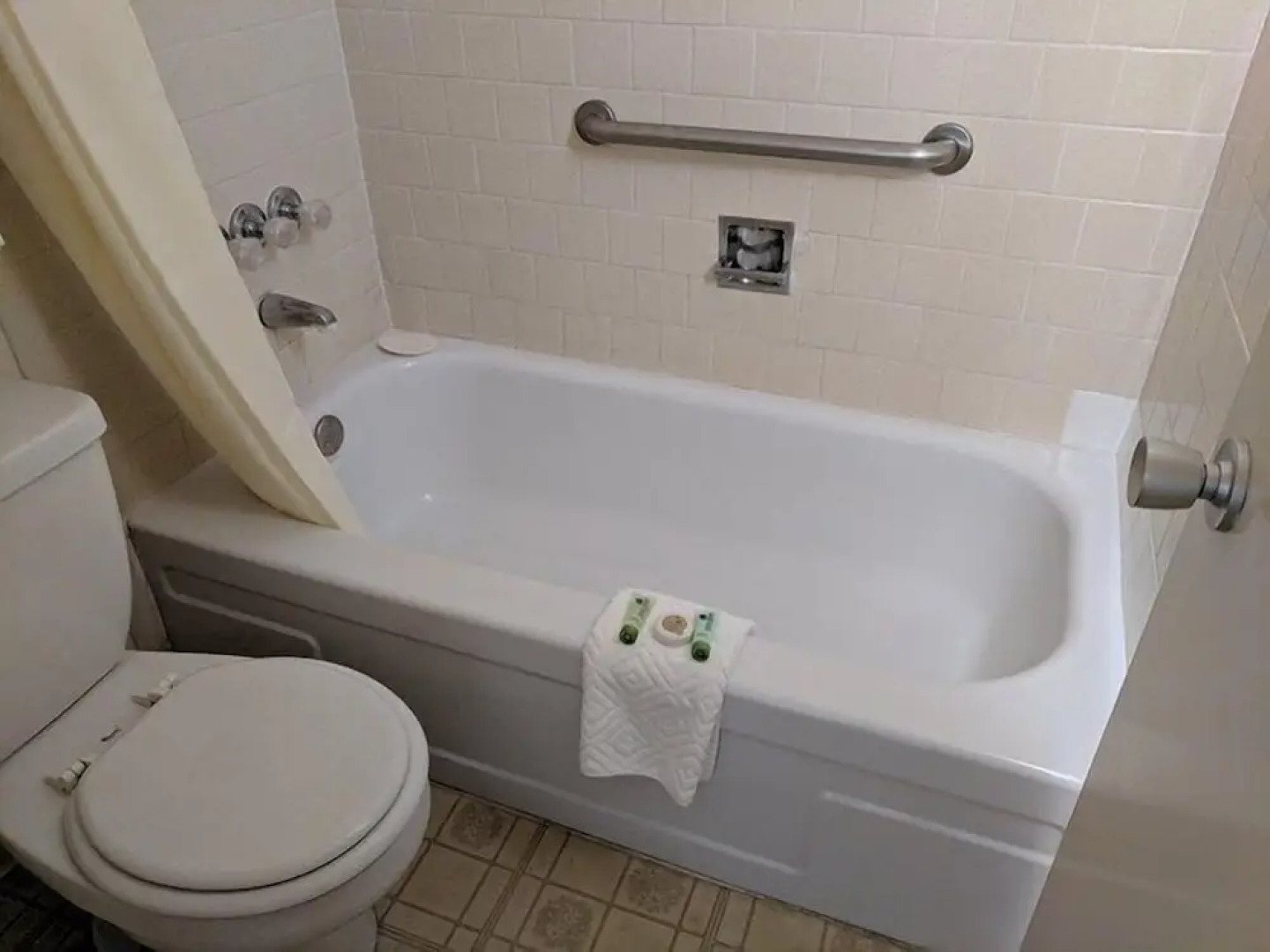 Grand Canyon Caverns Inn