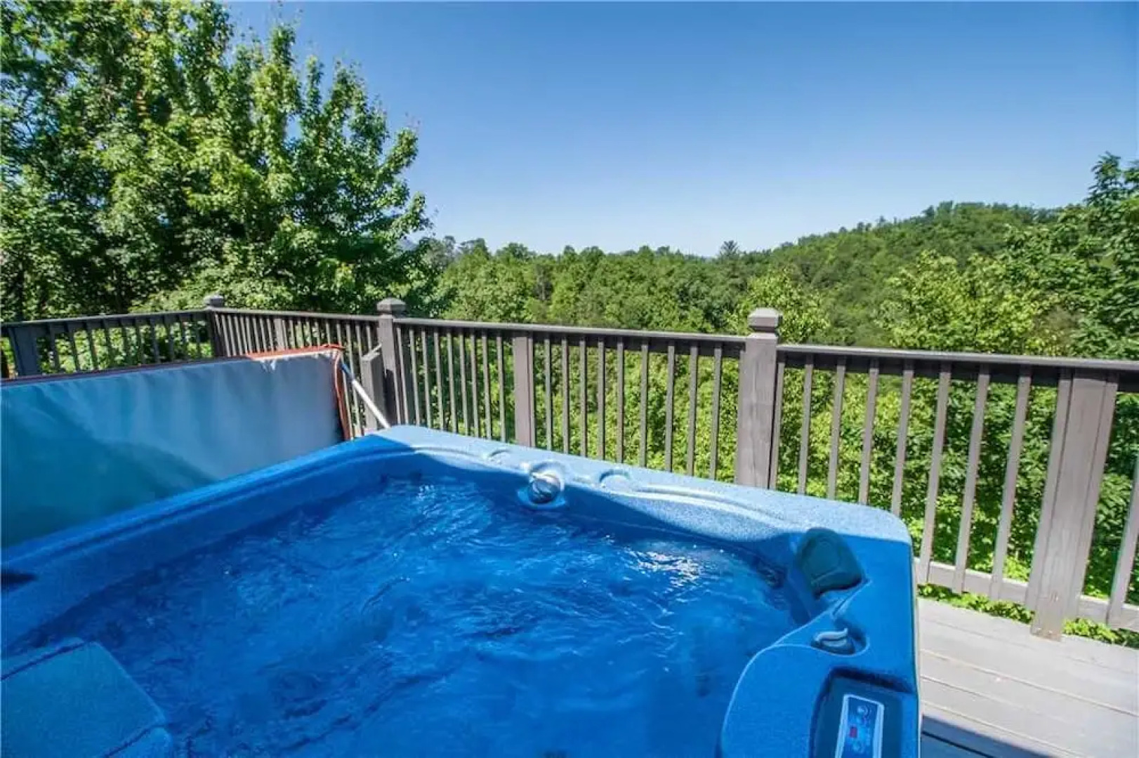 Bear View - Three Bedroom Cabin