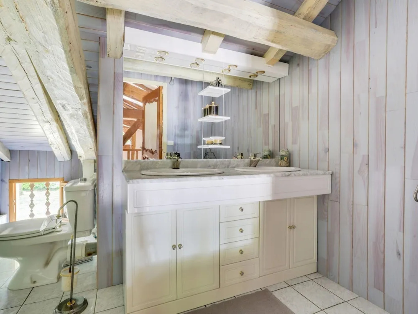 Holiday Home in Laluque with Terrace, Garden And Barbecue