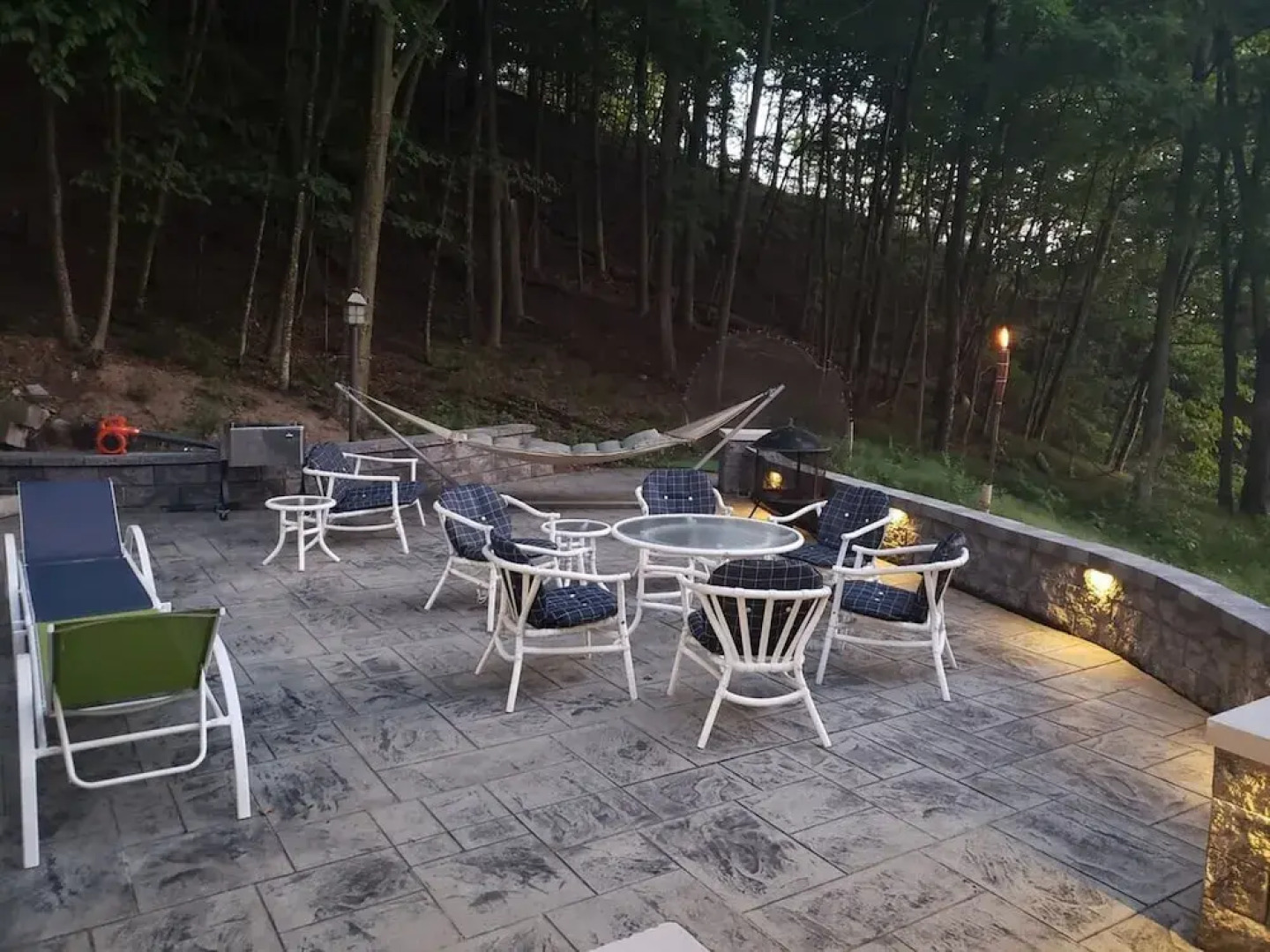 Beach View Cottage - On the Lake