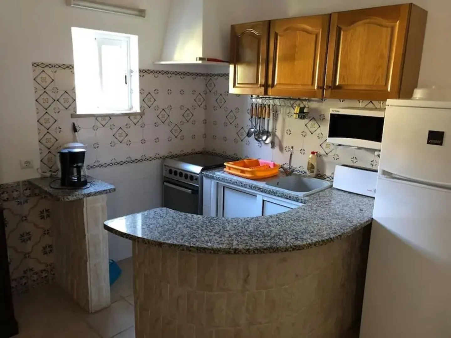 House With one Bedroom in Odiáxere, With Pool Access, Enclosed Garden and Wifi - 6 km From the Beach