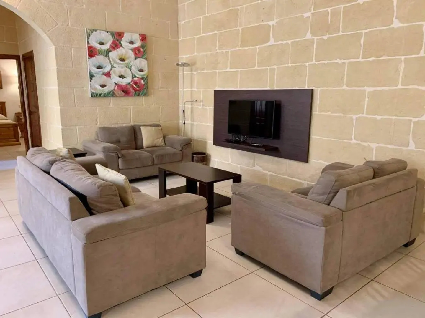 Hofra Farmhouse - 5 bedroom farmhouse with private pool available
