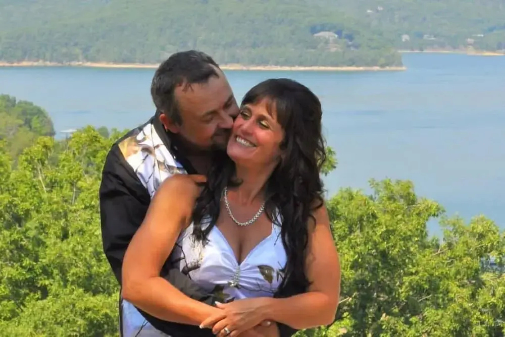 Lake Shore Cabins on Beaver Lake