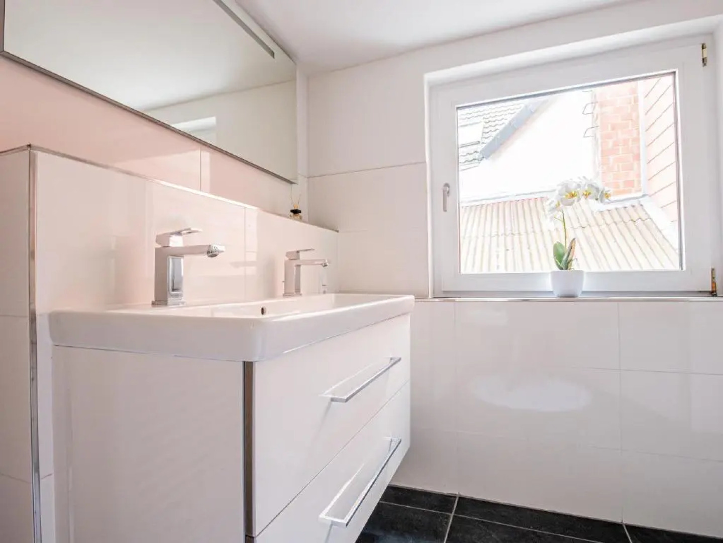 EUPHORAS - Haus mit 4 Schlafzimmern und Hinterhof