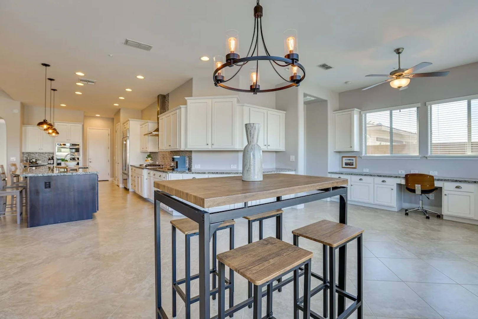 Saltwater Pool & Swim-up Bar: Goodyear Oasis!