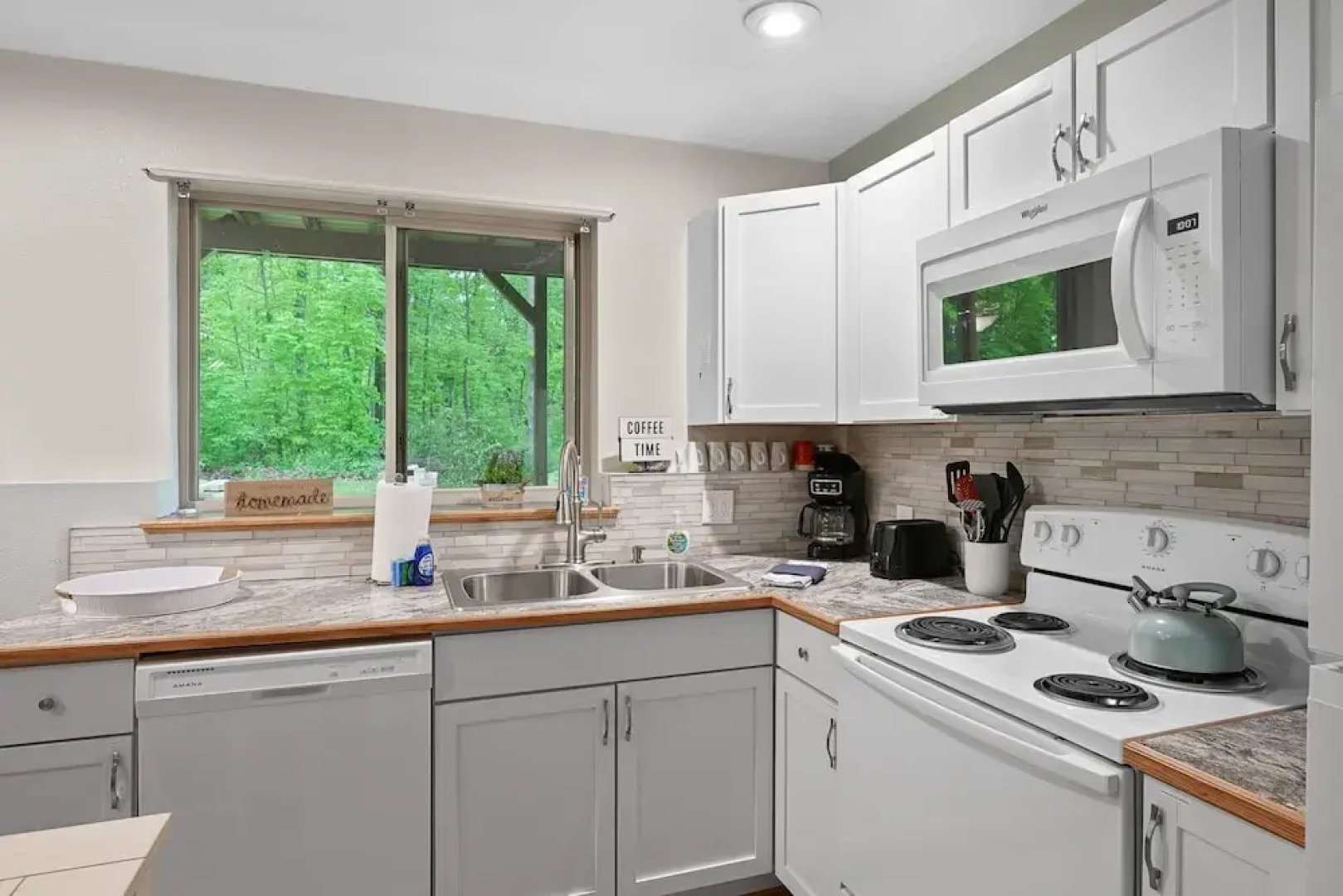 Mosinee Woodland Escape - Lower Suite