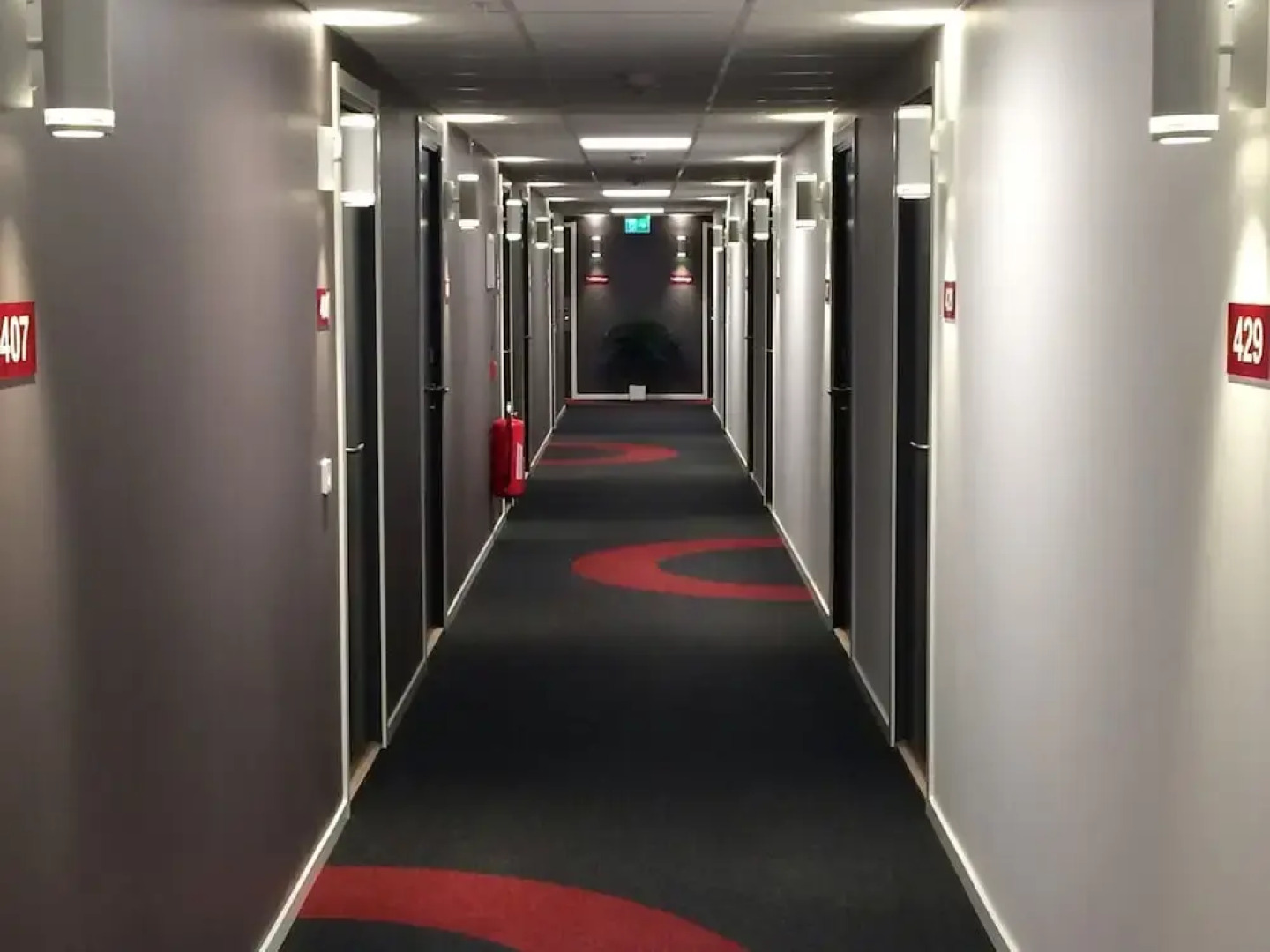 Part-Time Home Hotel Rotebro Station