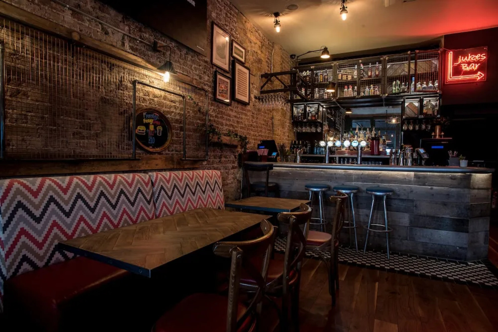 Sakkson House Boutique Rooms & Suites