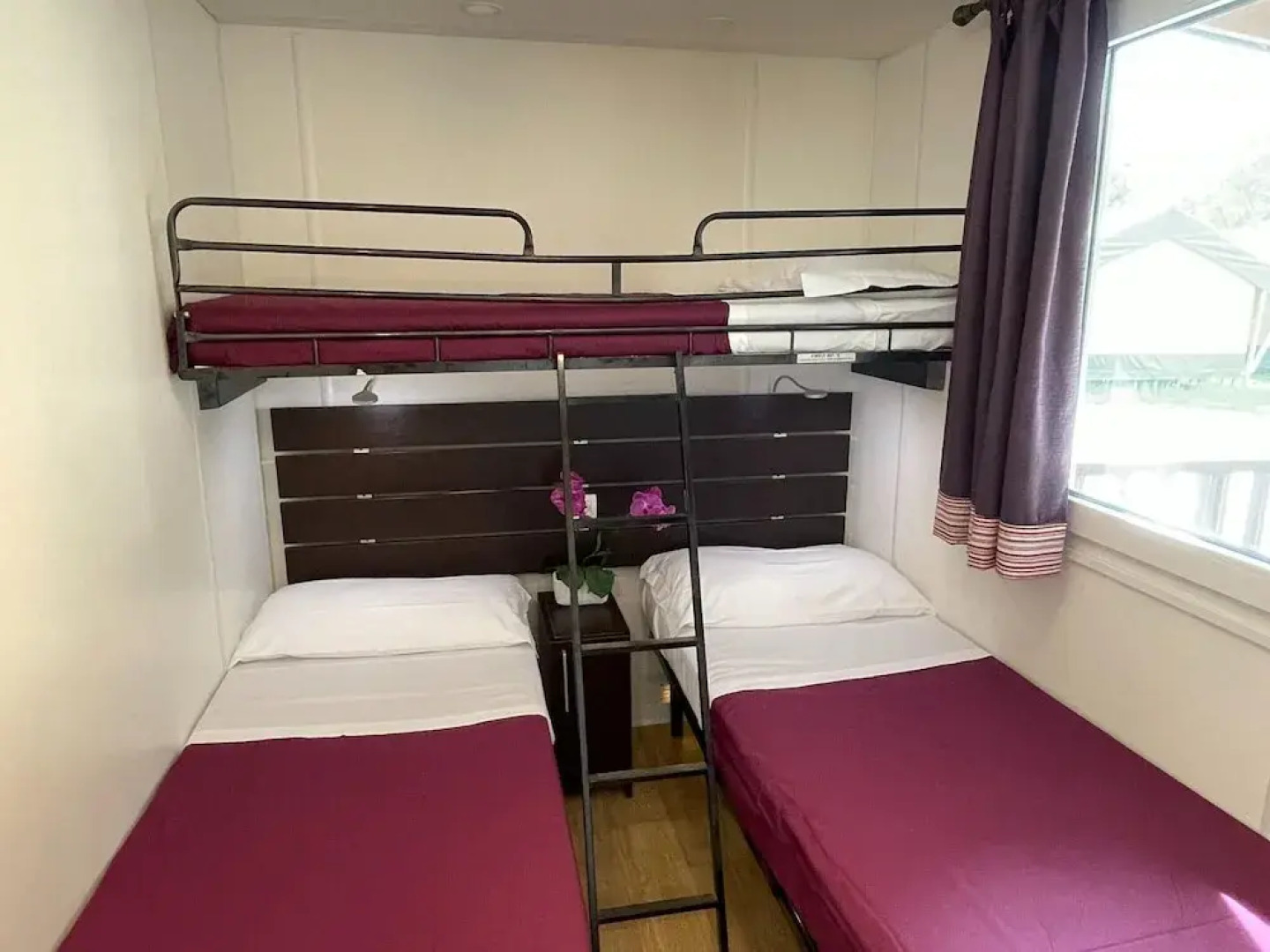 Well-kept Chalet With Covered Veranda on Lake Trasimeno