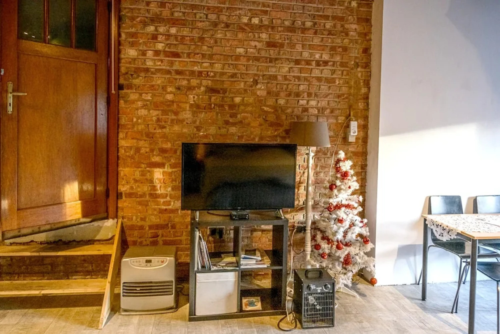 Studio in Jambes, Namur, With Pool Access, Enclosed Garden and Wifi