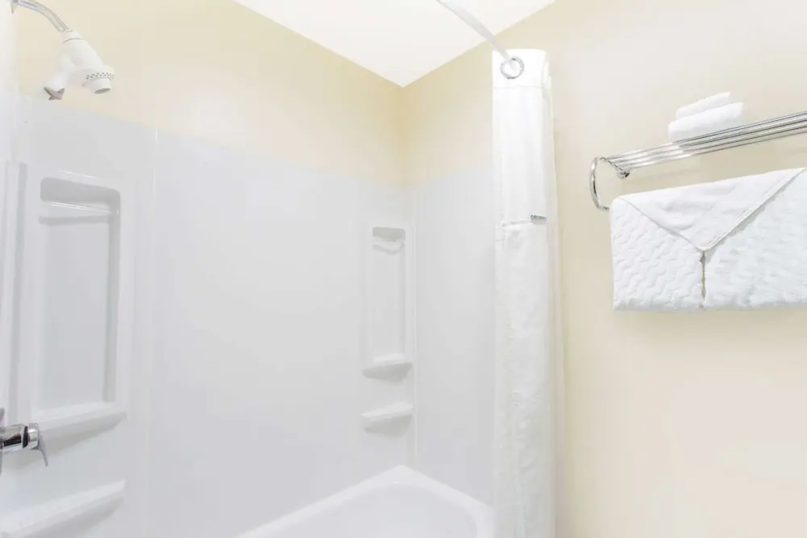 Baymont Inn & Suites Waukesha