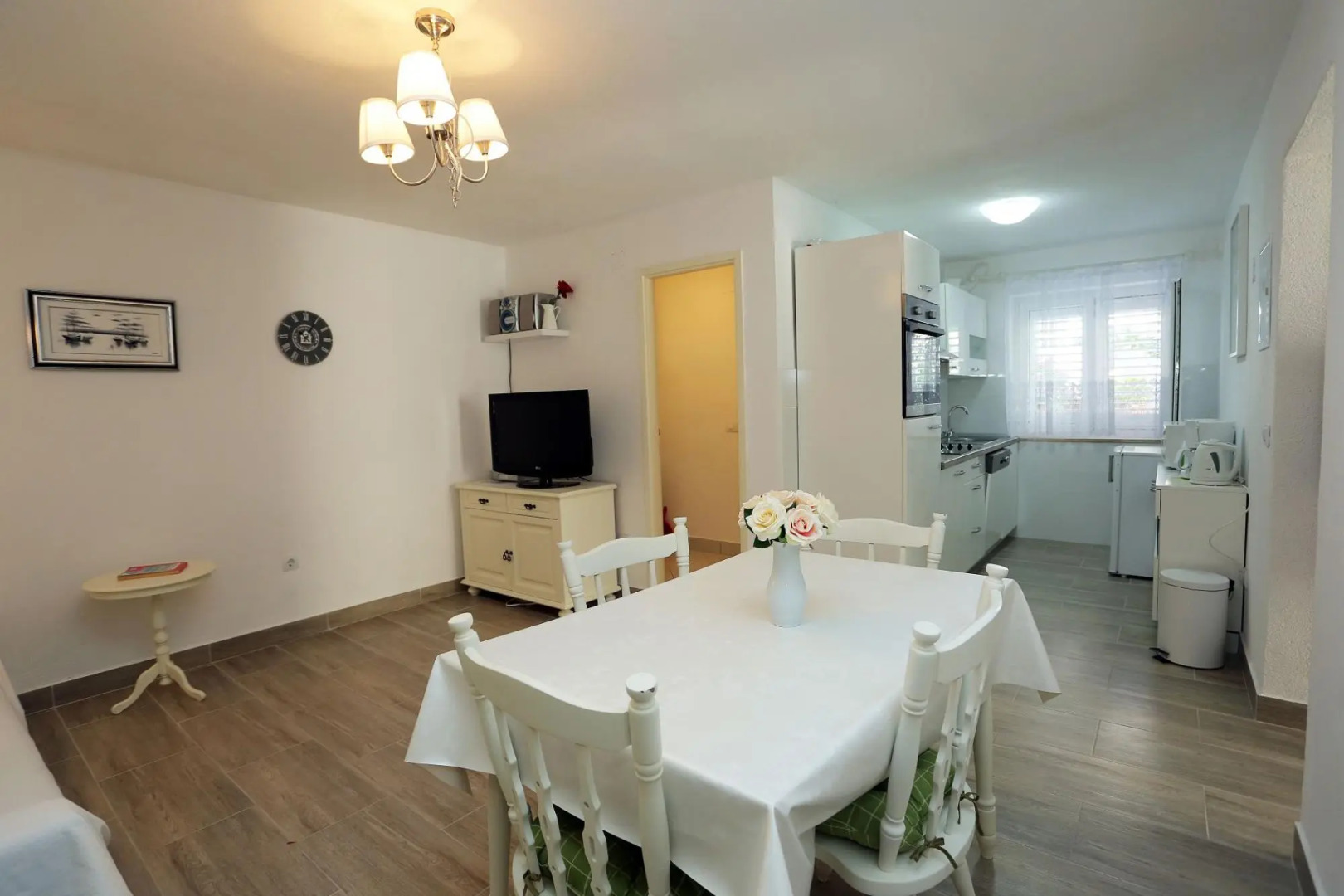 Apartment Ali - modern apartments: A2 Supetar, Island Brac