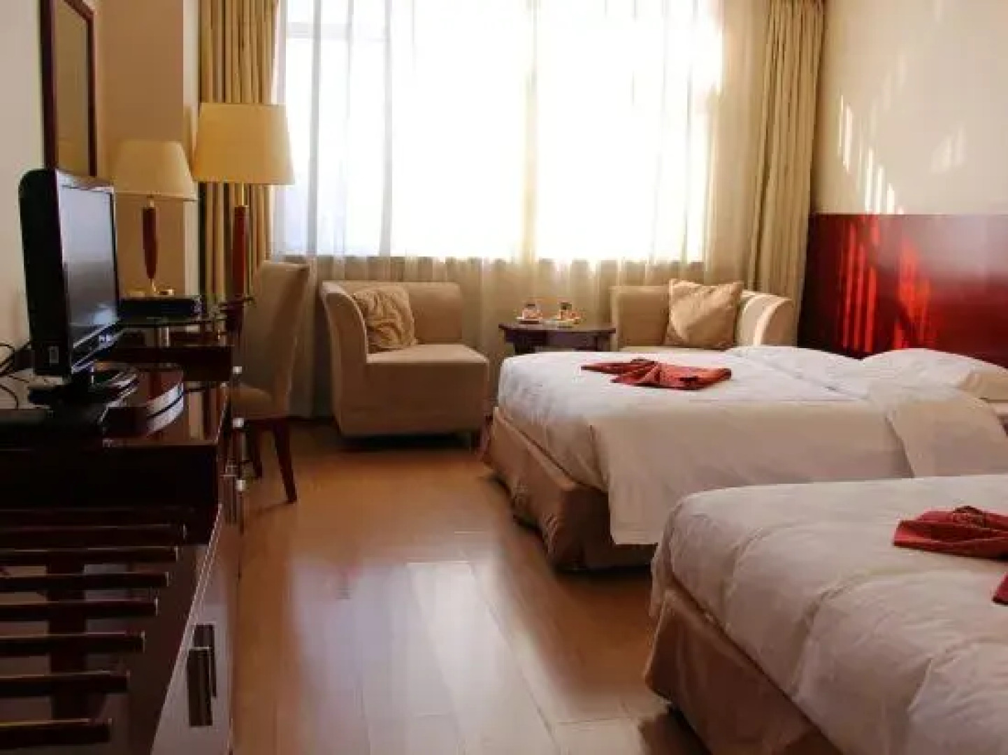 Chengde Tianbao Hotel