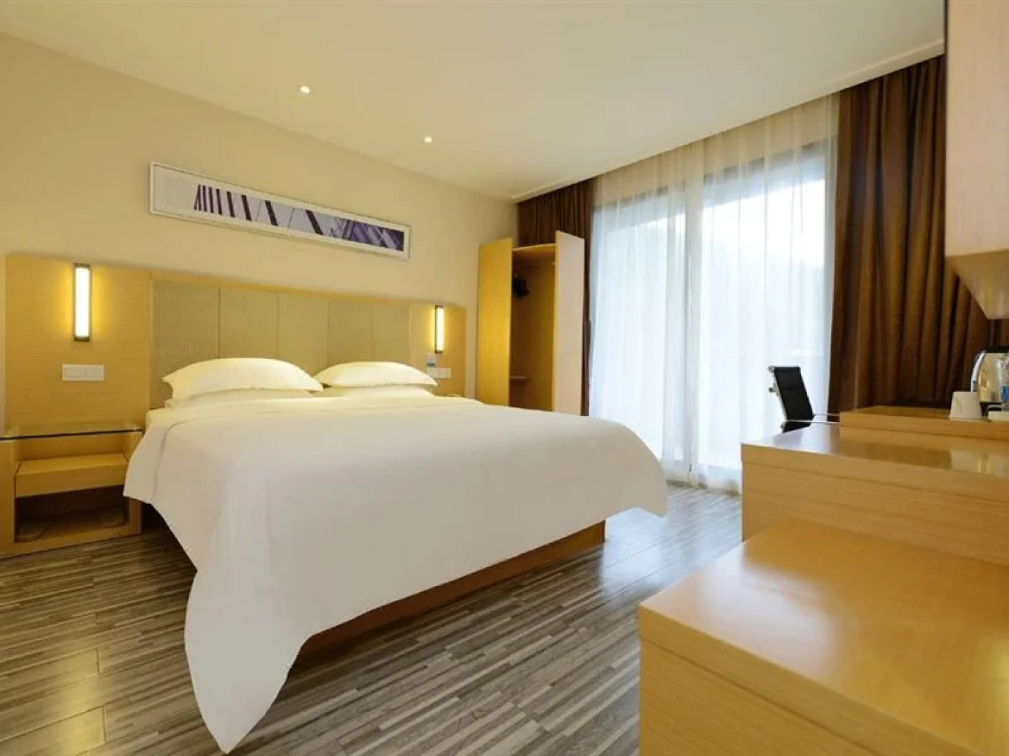 CC Inn (Tongren Railway Station)