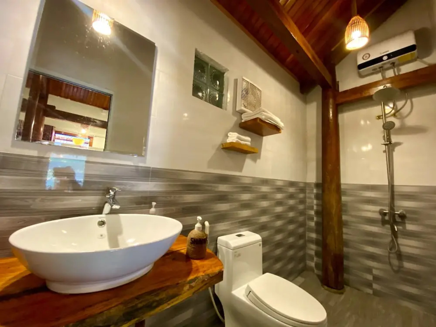 Phong Nha Coco Riverside Homestay