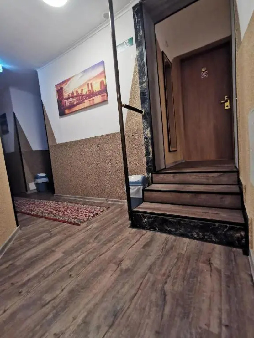 Chicken King's Rooms