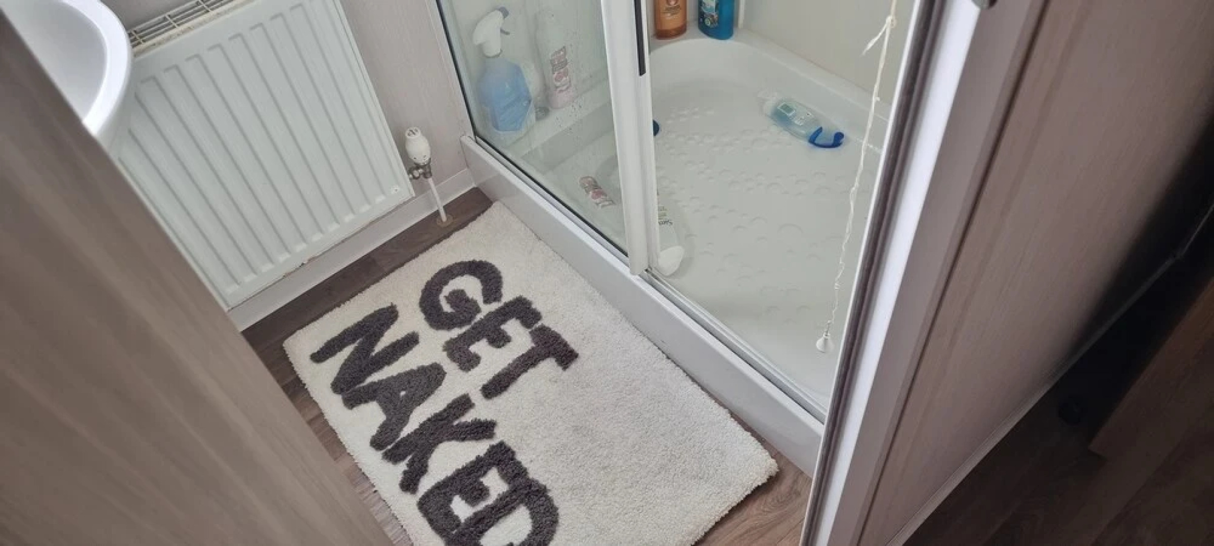 Lovely 8 Berth Direct Beach Access