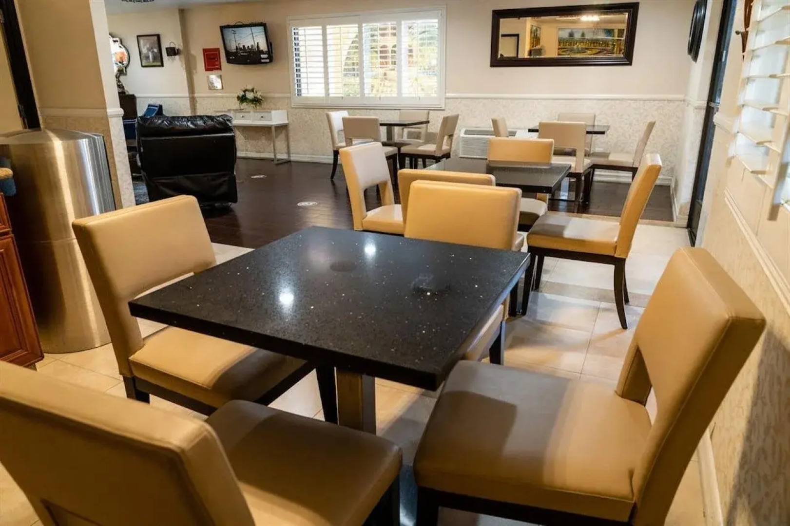 Rodeway Inn & Suites Colton - Riverside