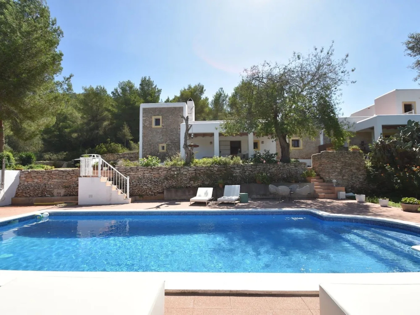 Charming Holiday House Within Walking Distance of Cala Llonga Beach and Village