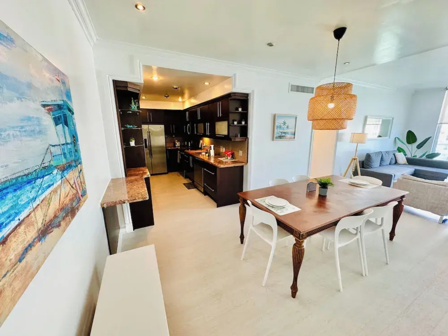 The Tides on Hollywood