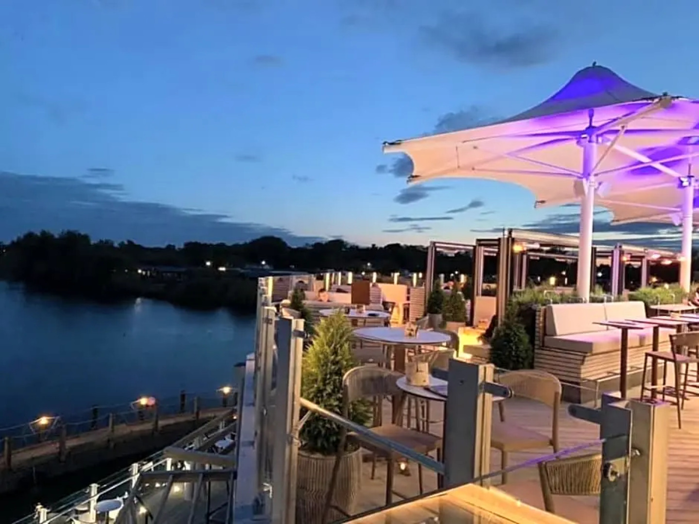 The Luxury break Sleeps 6 at 44 Kingfisher Court South facing