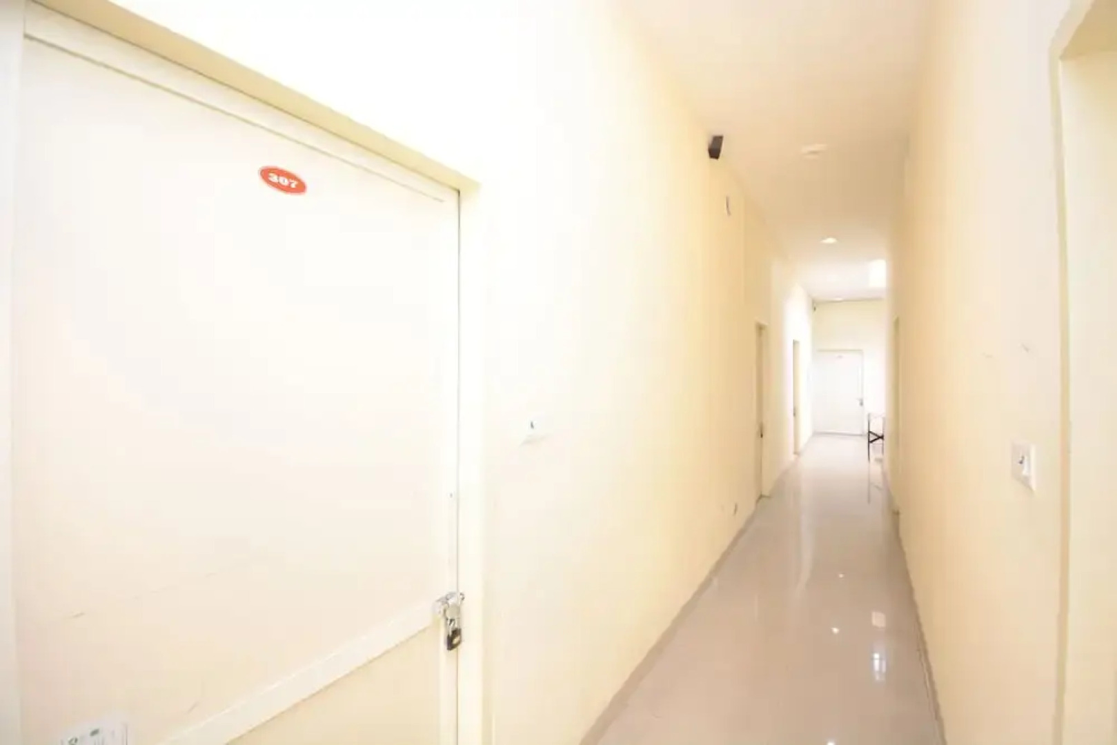 Oyo 33024 Urban Guest House