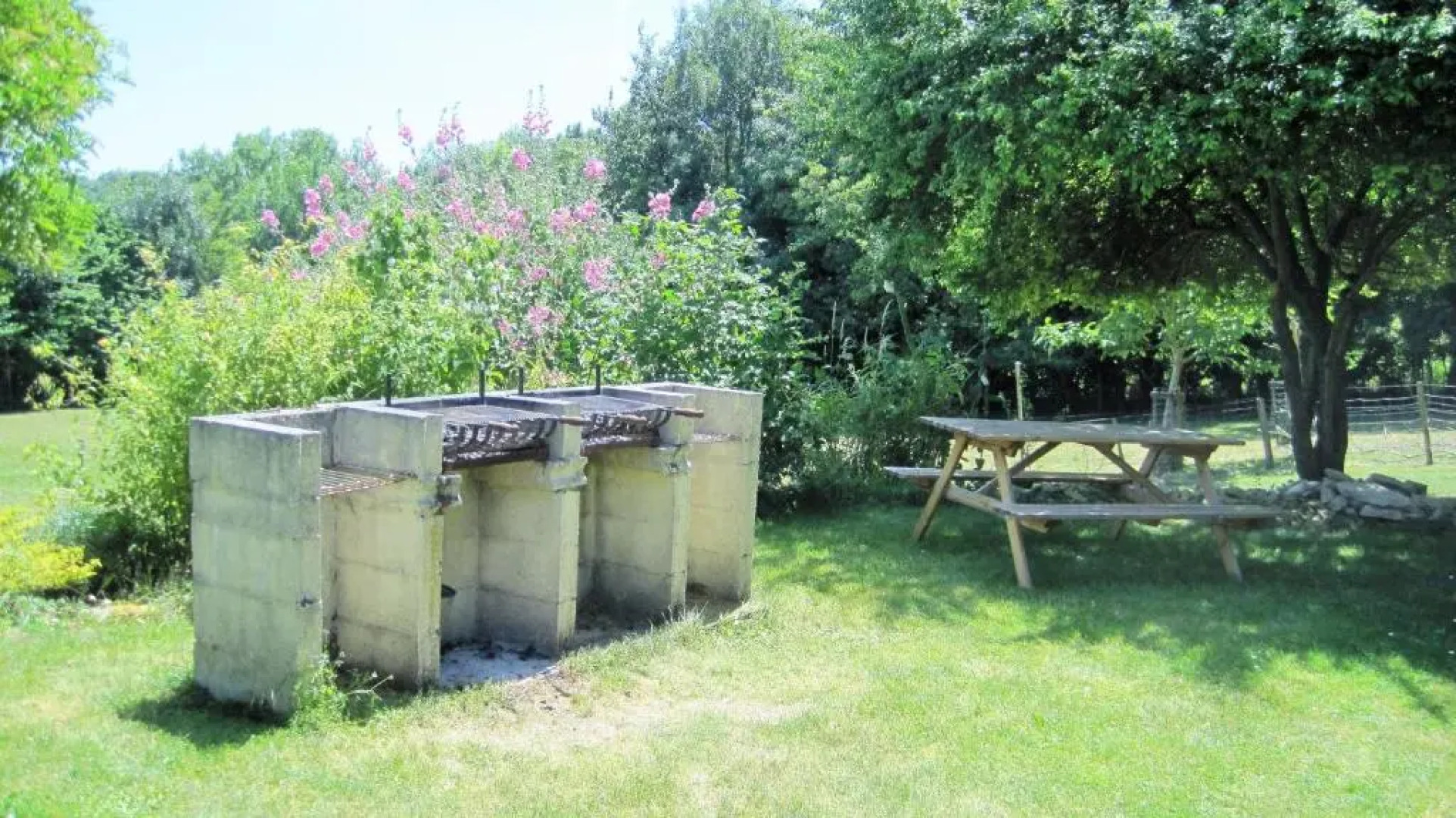 Le Noisetier at Les Hiboux Gites