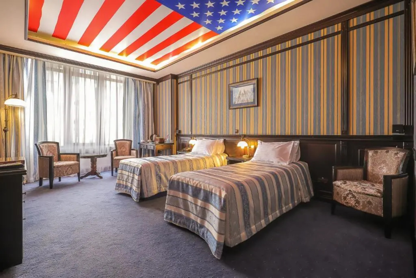 Атташе Отель