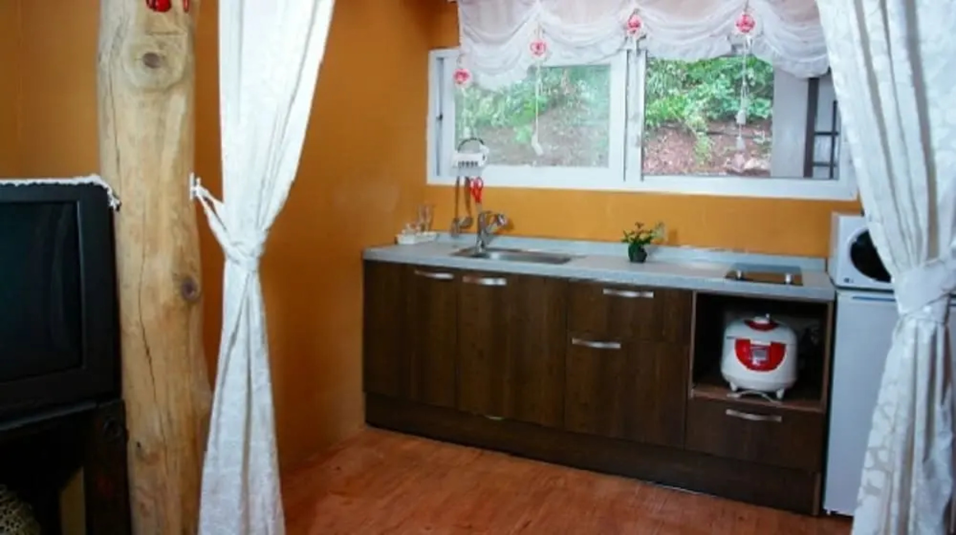 Muhari Red Roof Pension