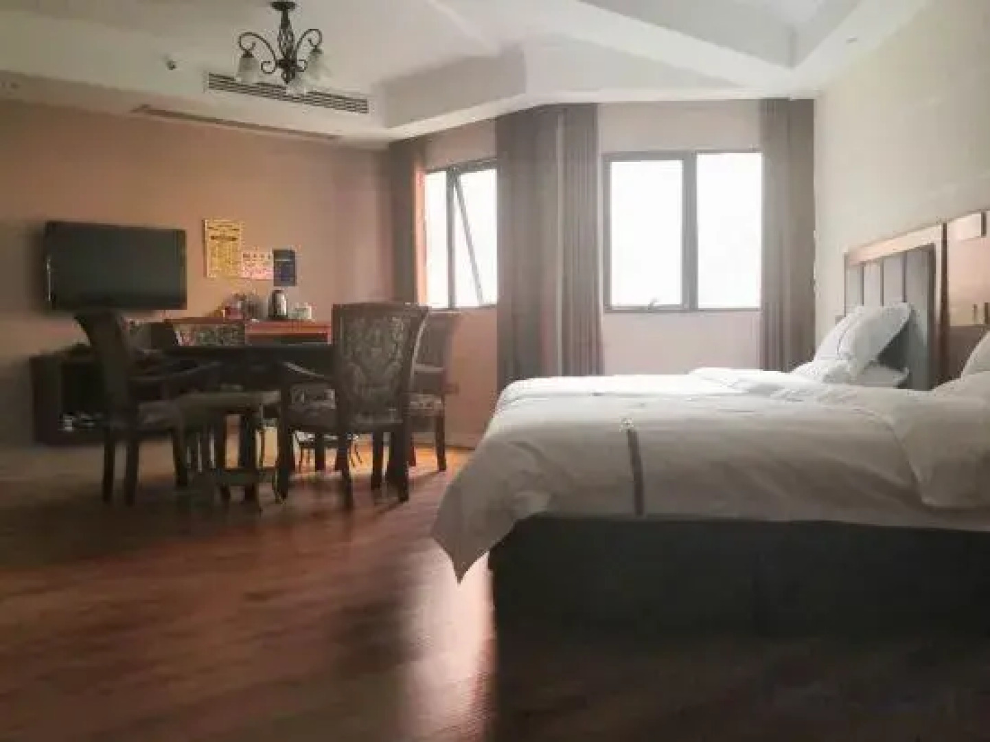 Yuechi Jintai Business Hotel