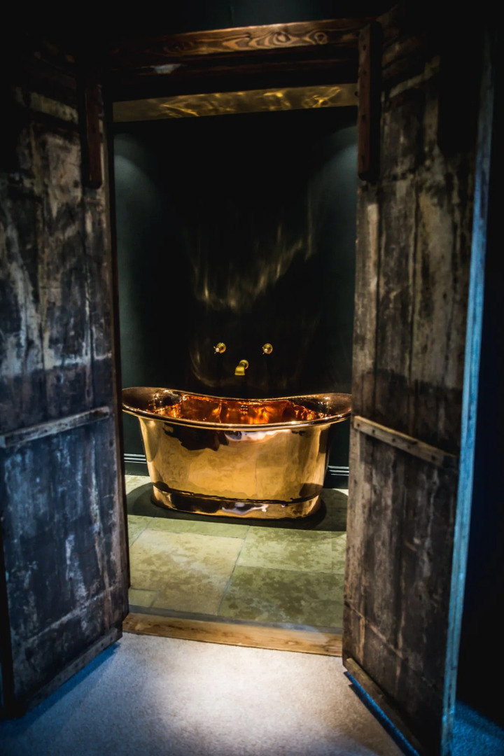 Le Petit Chateau & William de Percy