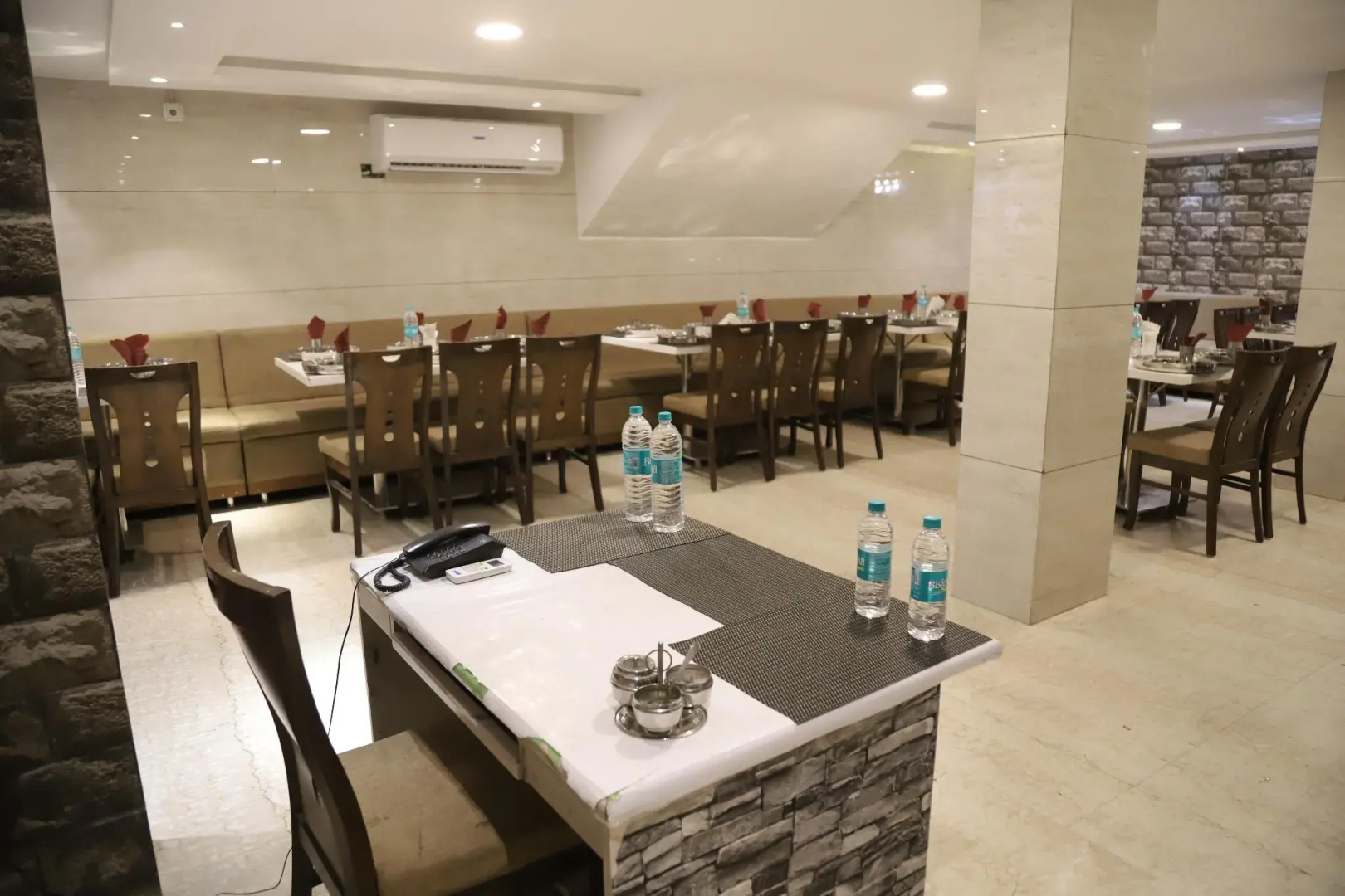 OYO 1395 Hotel Gandhi International