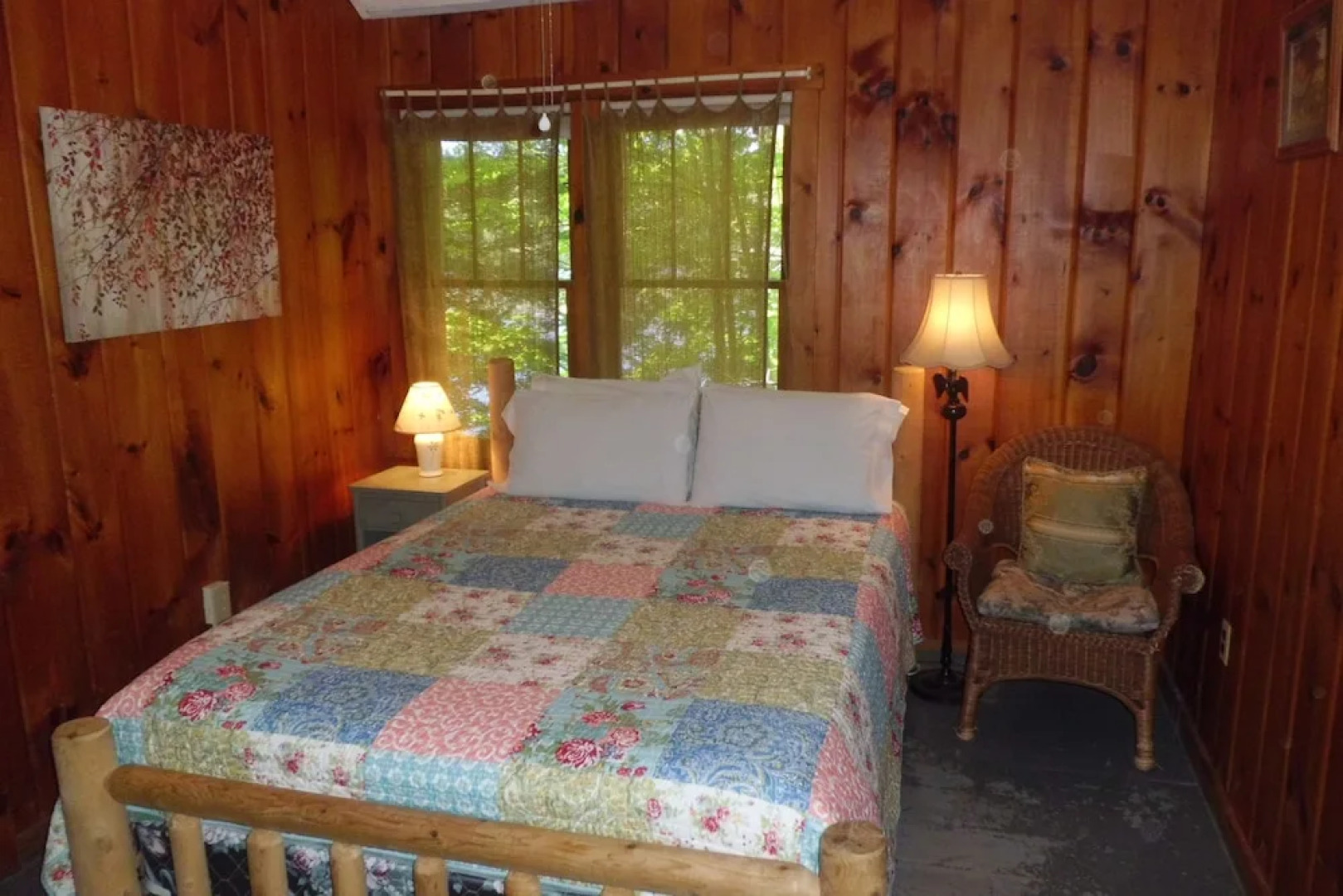 Hide-a-way Waterfront Cottages