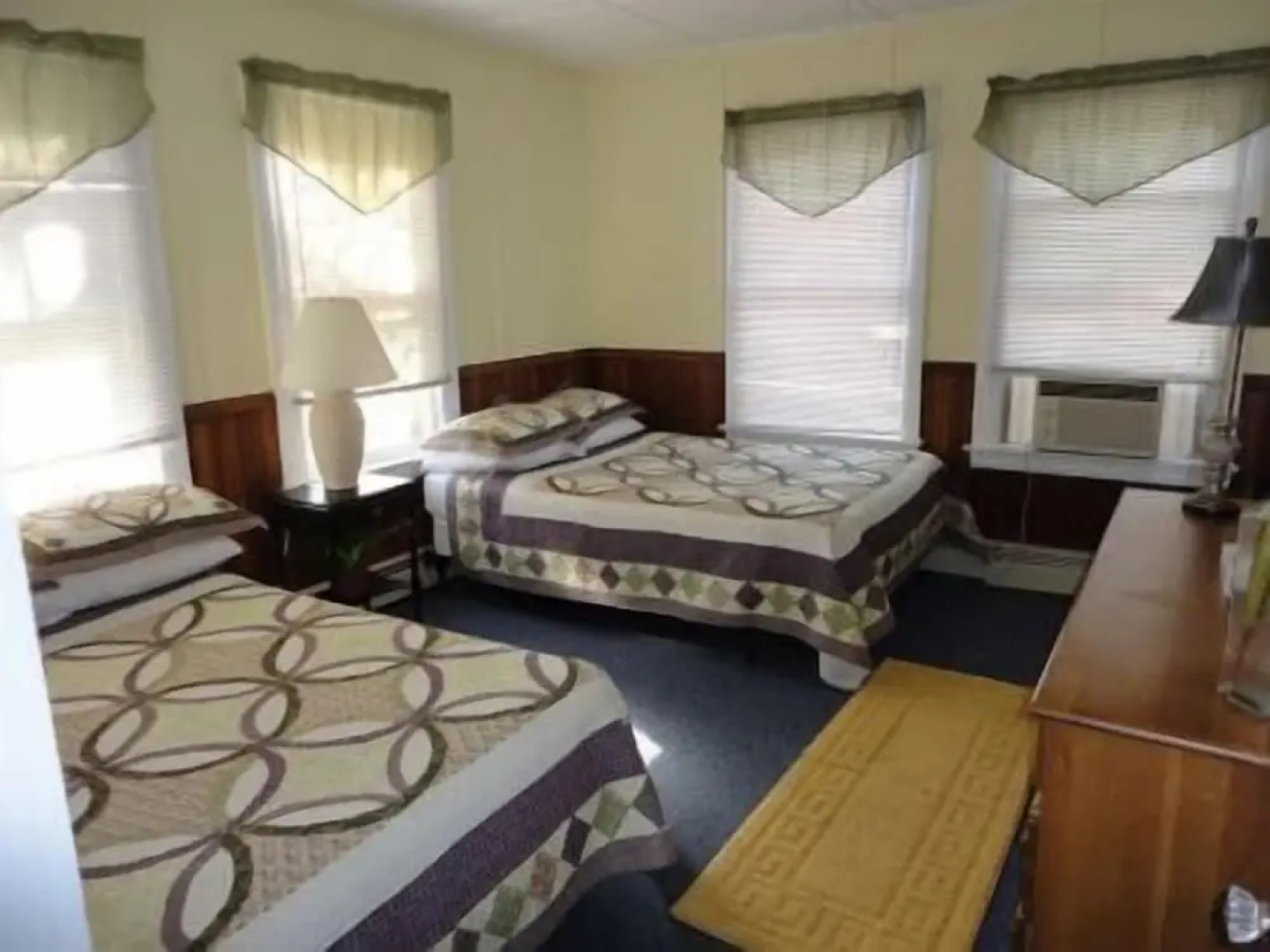 The Sandpiper Beachfront Motel