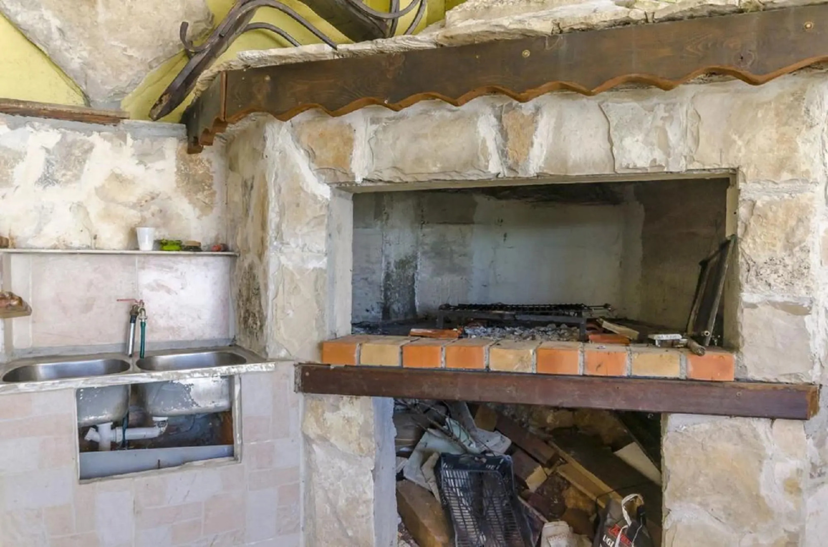 Rina - with pool - SA1(2)