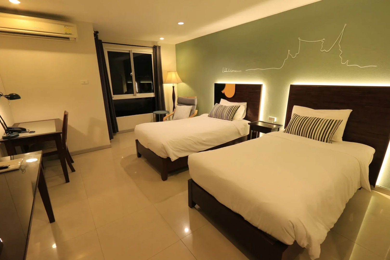 The Royal Bee Apart Hotel