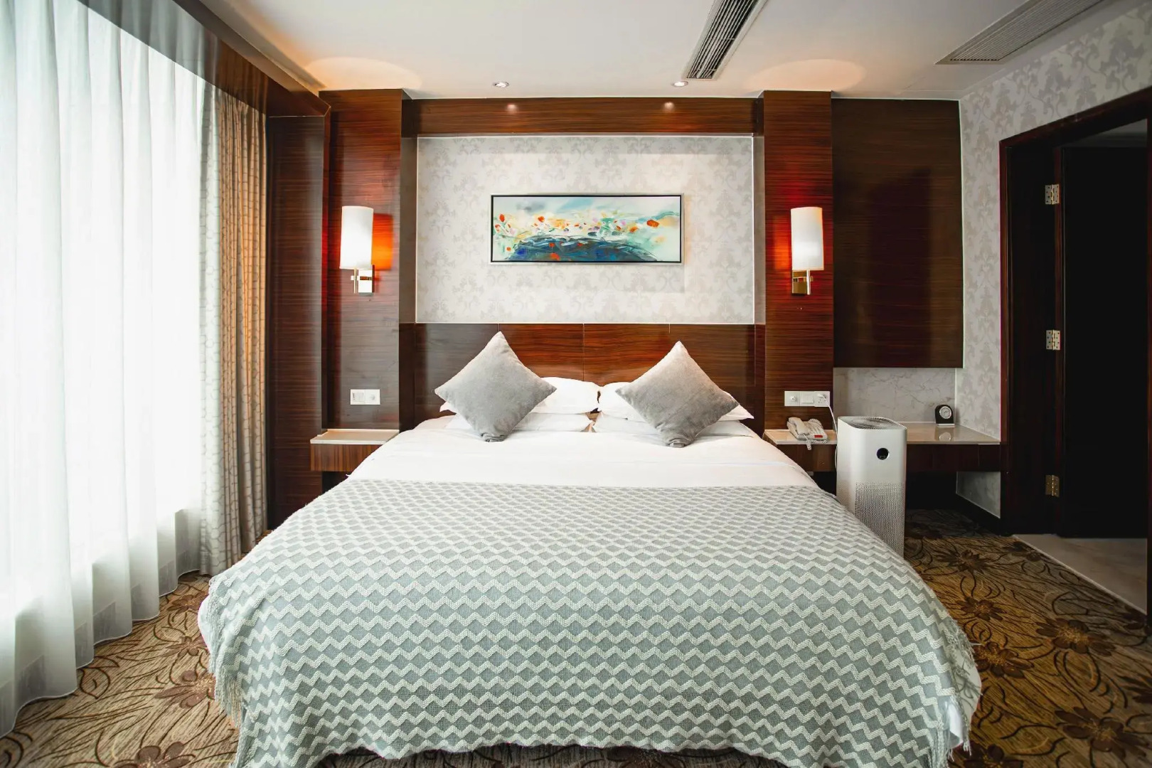 Cenbest Jinling Grand Hotel