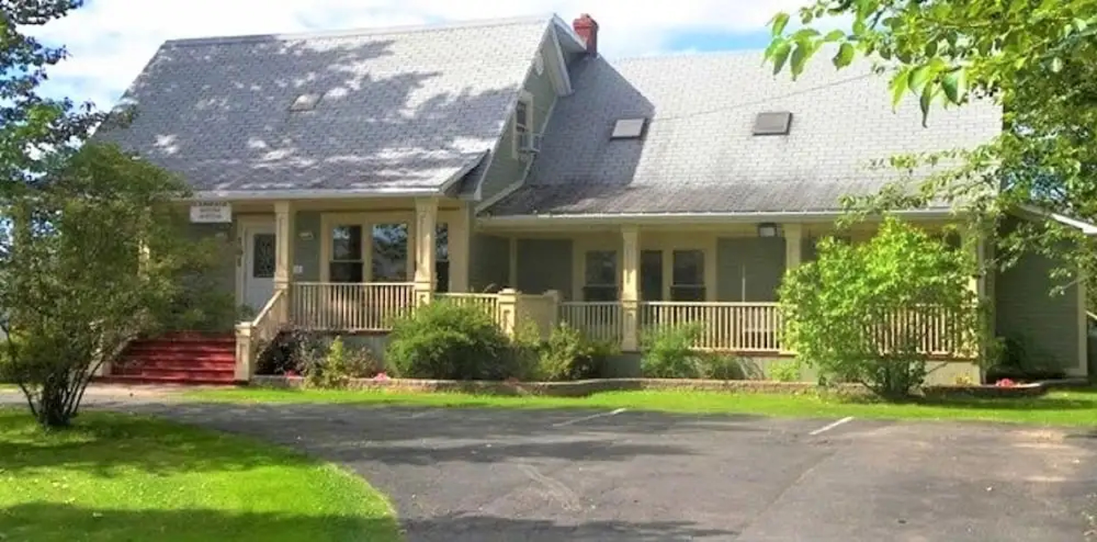 The Carriage House Inn