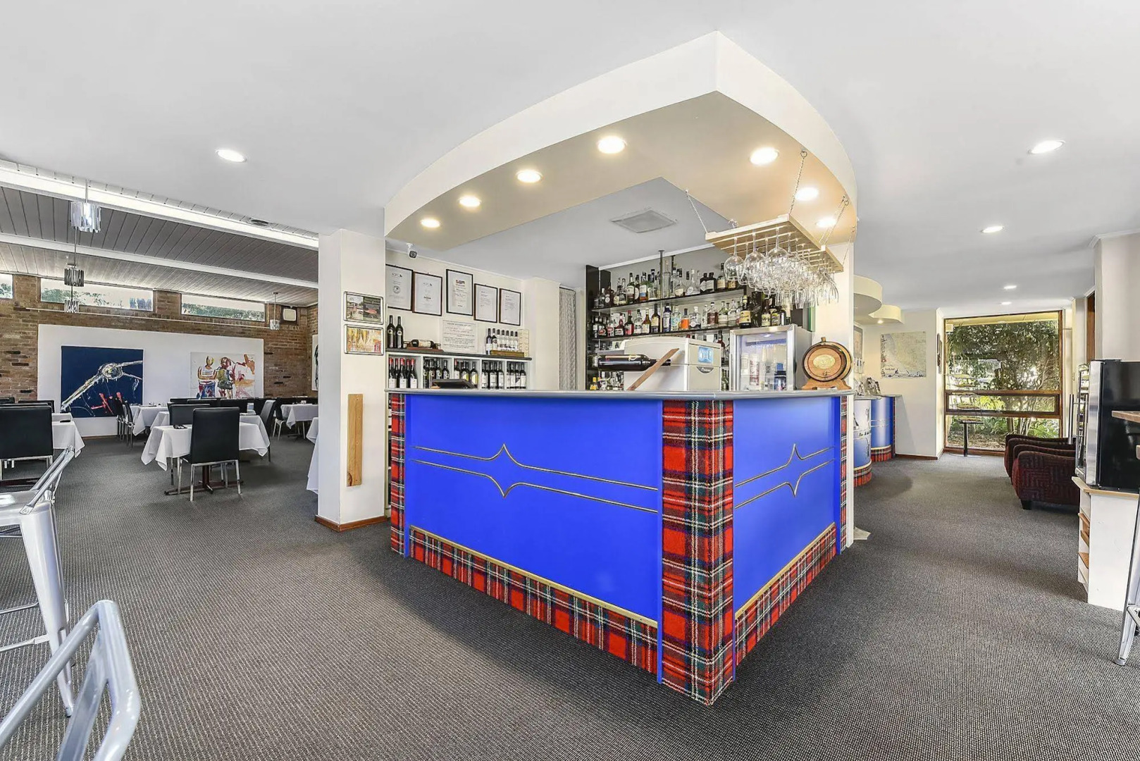 William Macintosh Motor Lodge