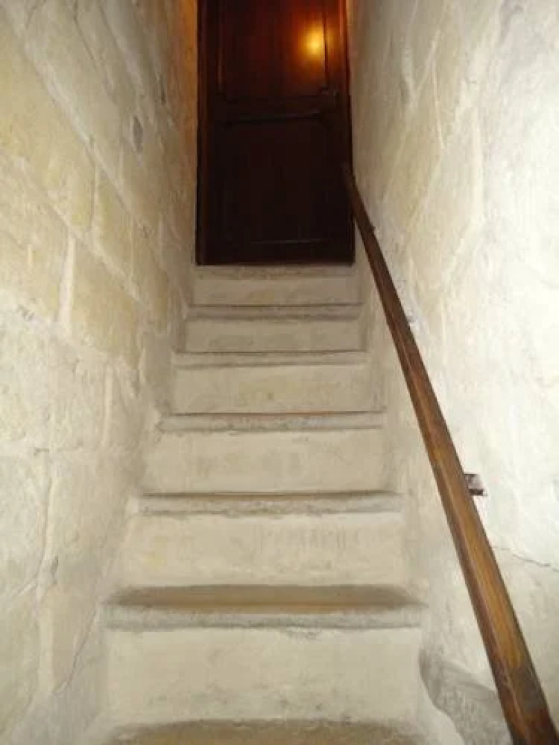 Apulia Hotels Castel del Monte