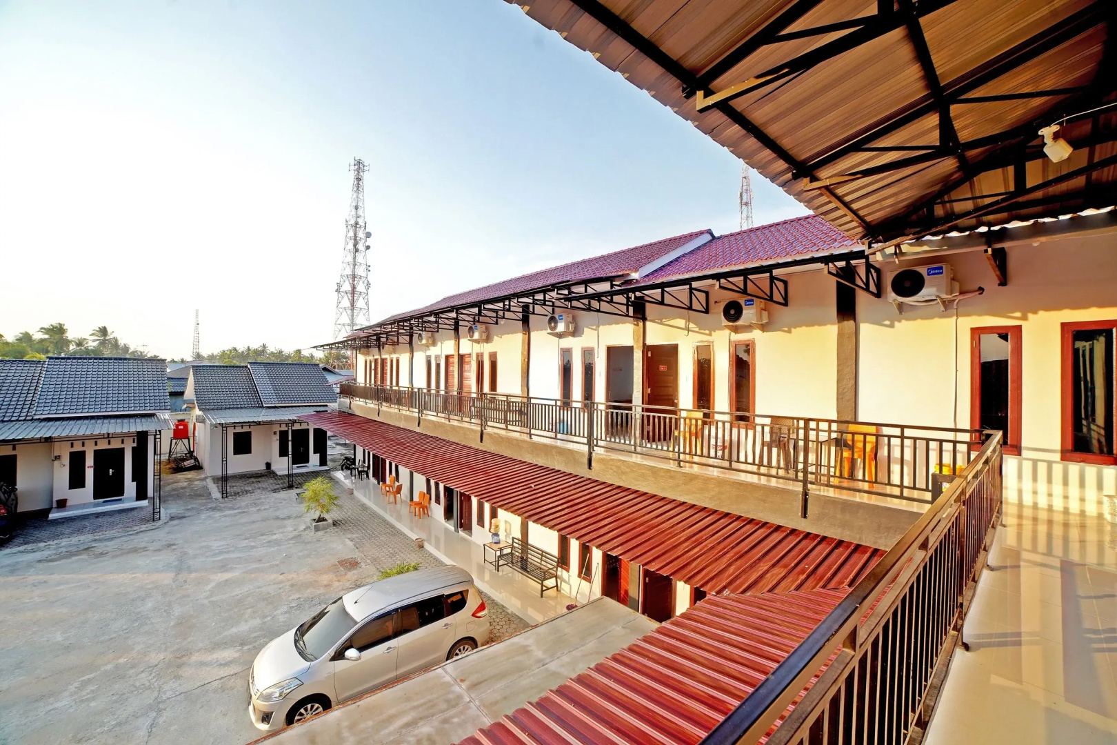 OYO 90618 Hanania House Syariah